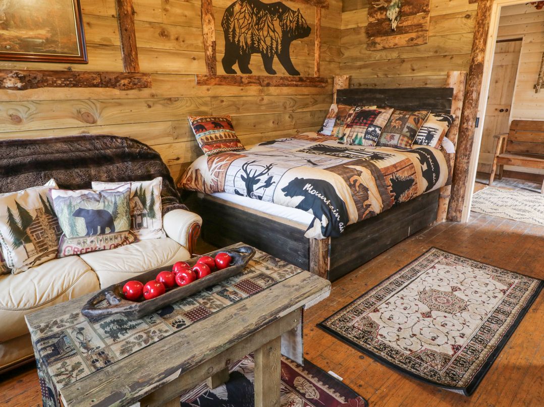 Bear Claw Lodge