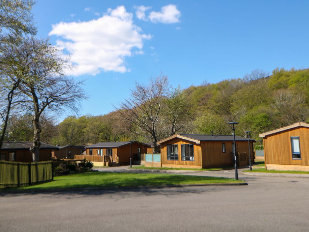 Dovestone Luxury Lodges (sleeps 4)- pet free