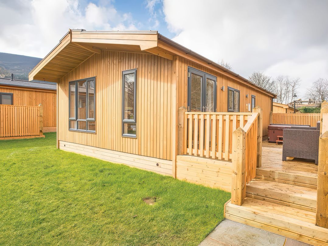 Dovestone Spa 6 (Lodge 8)