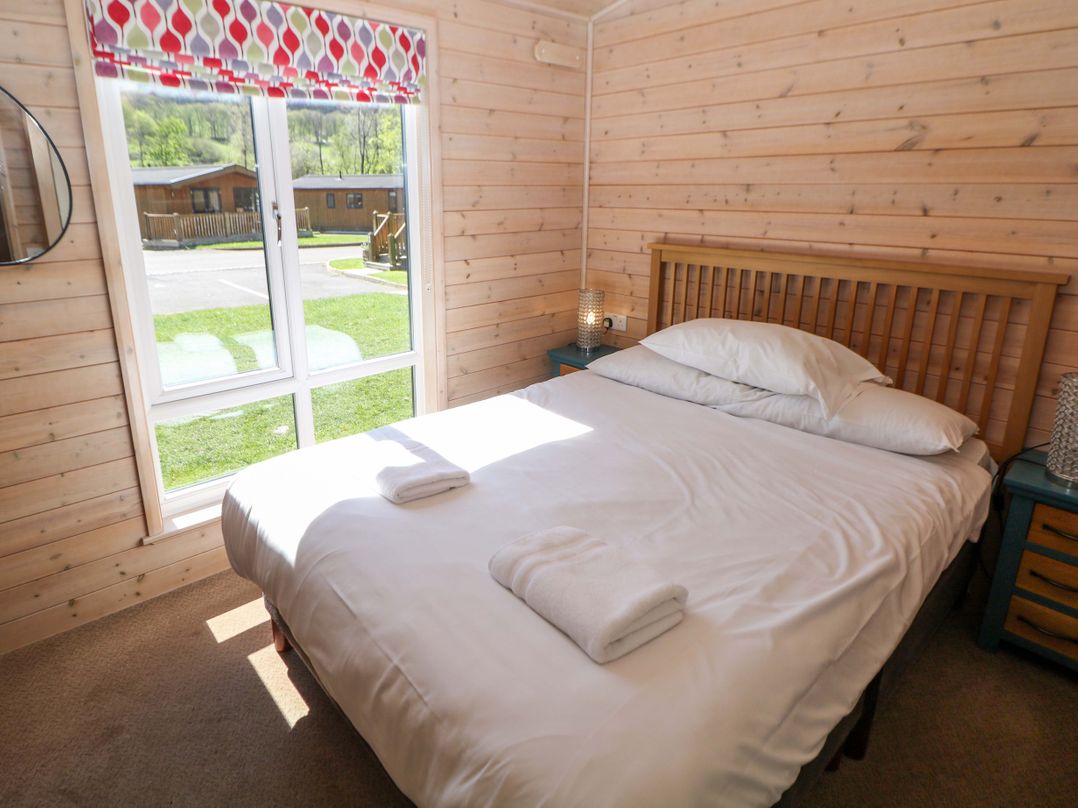 Dovestone Luxury Lodges (sleeps 6) - pet free
