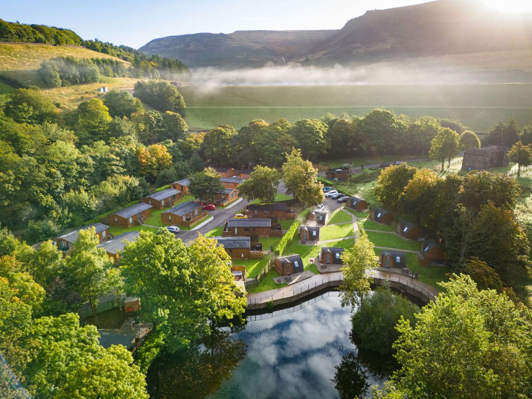 Dovestone Luxury Lodges (sleeps 6) - pet free