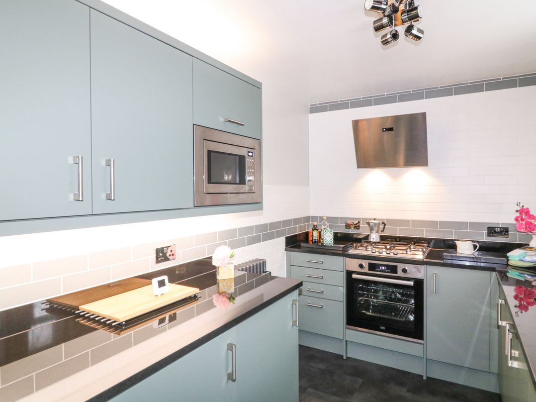 6 Fidlers Close