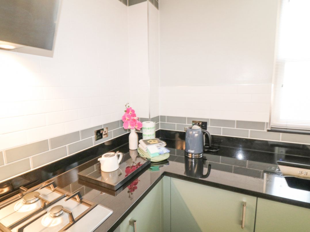 6 Fidlers Close