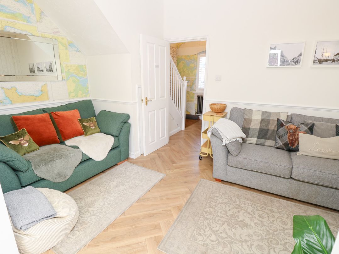3 West Quay Mews