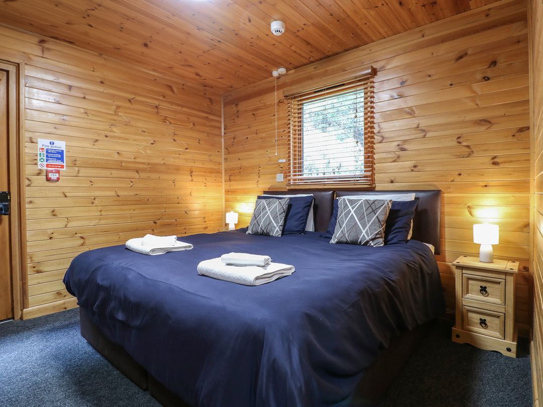 Oak Lodge