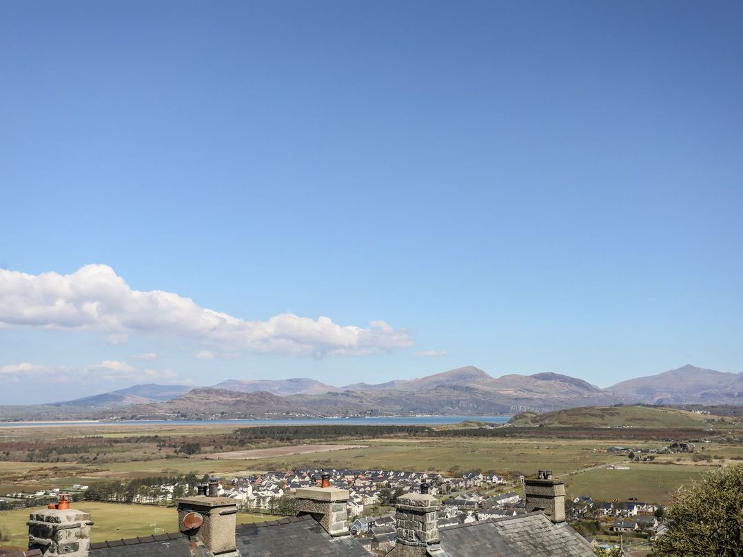 Bryn Awelon