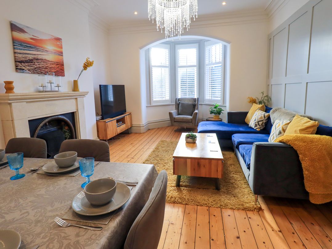 Clifton Drive Apartment