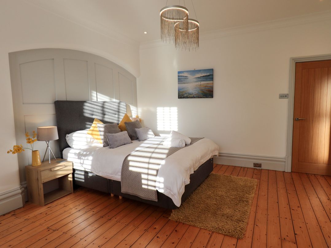 Clifton Drive Apartment