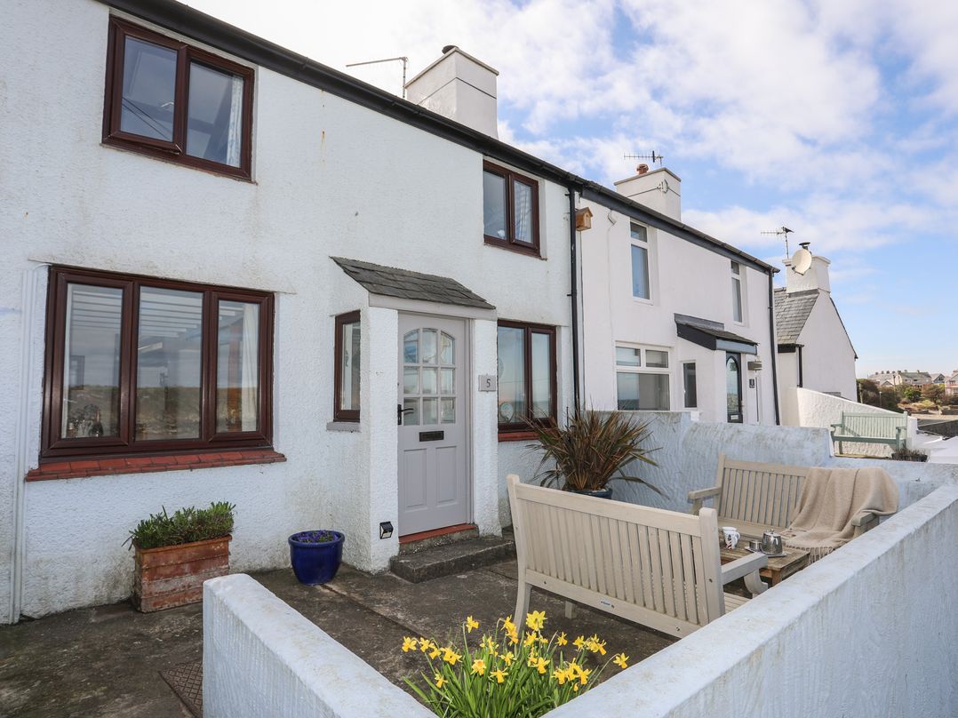 5 Sea View Street