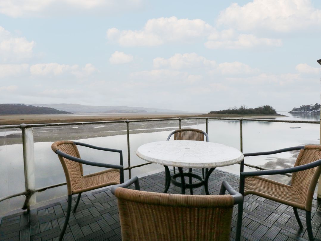 11 South Snowdon Wharf