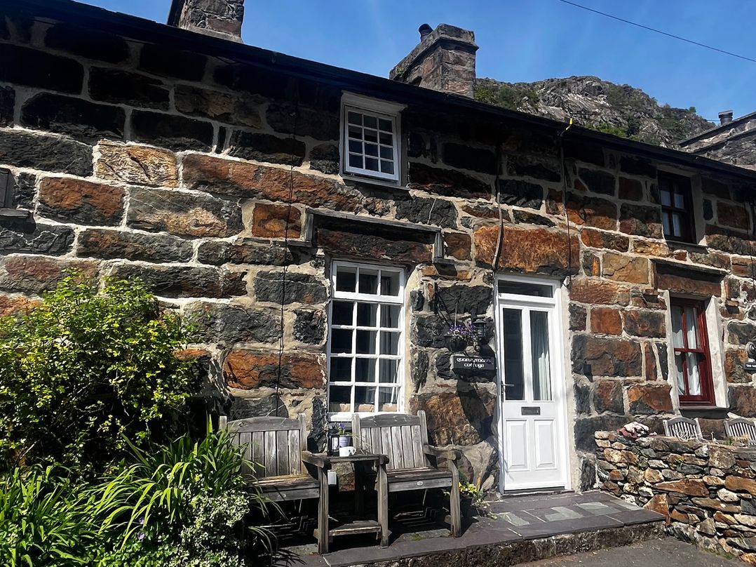 Holiday cottage, Beddgelert (Quarryman's cottage)
