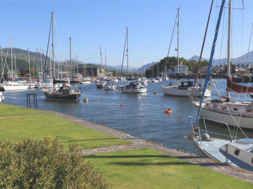 1 Oakley Wharf