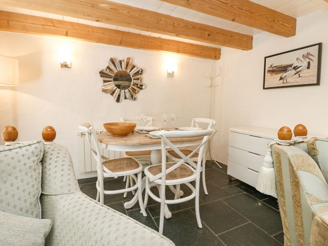 2 Rose Cottage