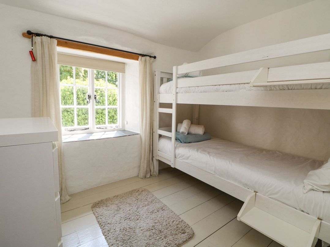 2 Rose Cottage