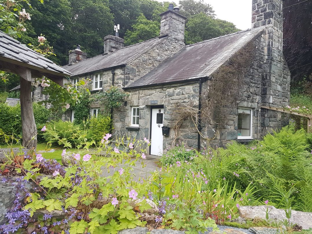 Glandwr Cottage