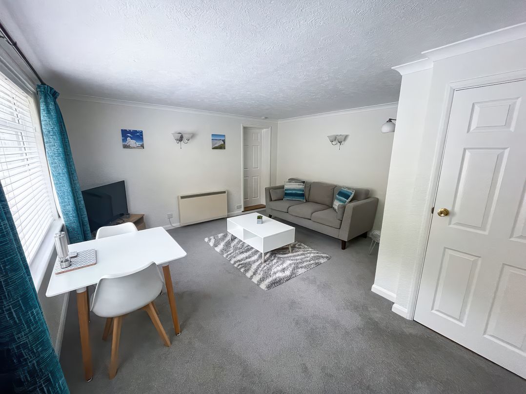 2 Chatsworth Riverscape Apartments