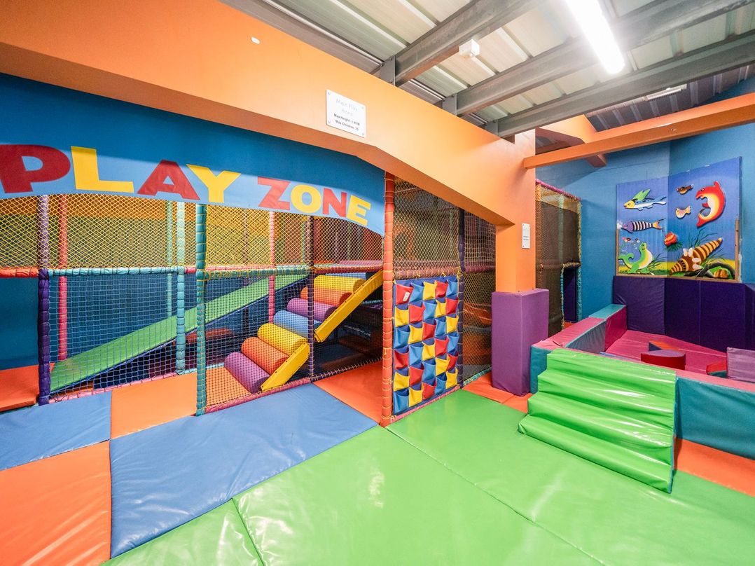 Waterslide Way - Billing Aquadrome
