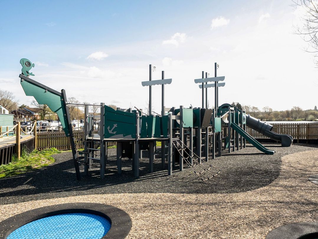 Waterslide Way - Billing Aquadrome