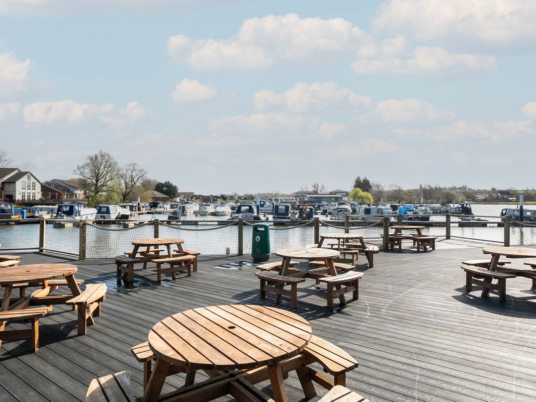 Stillwater Retreat - Billing Aquadrome