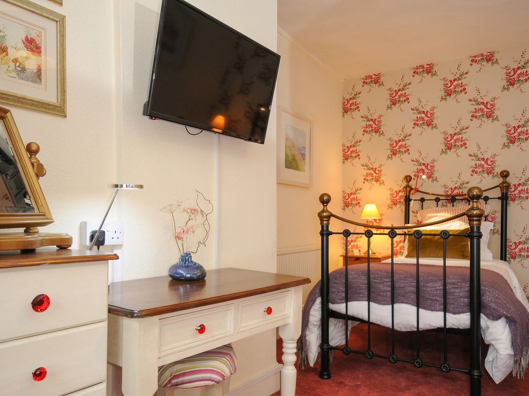 Sycamore Apartment