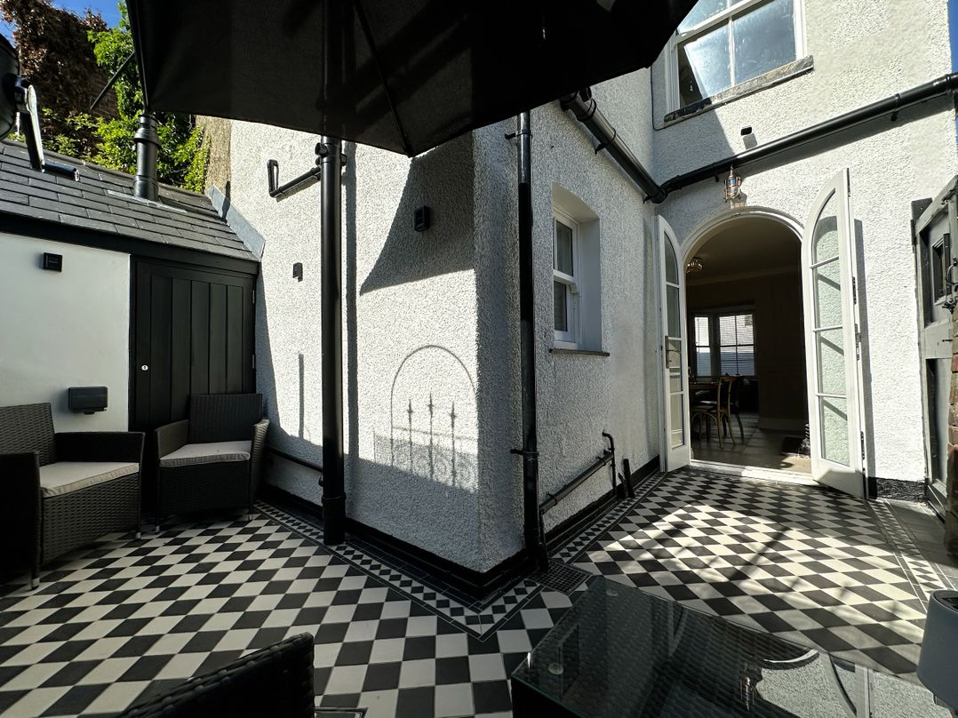 Ivy House