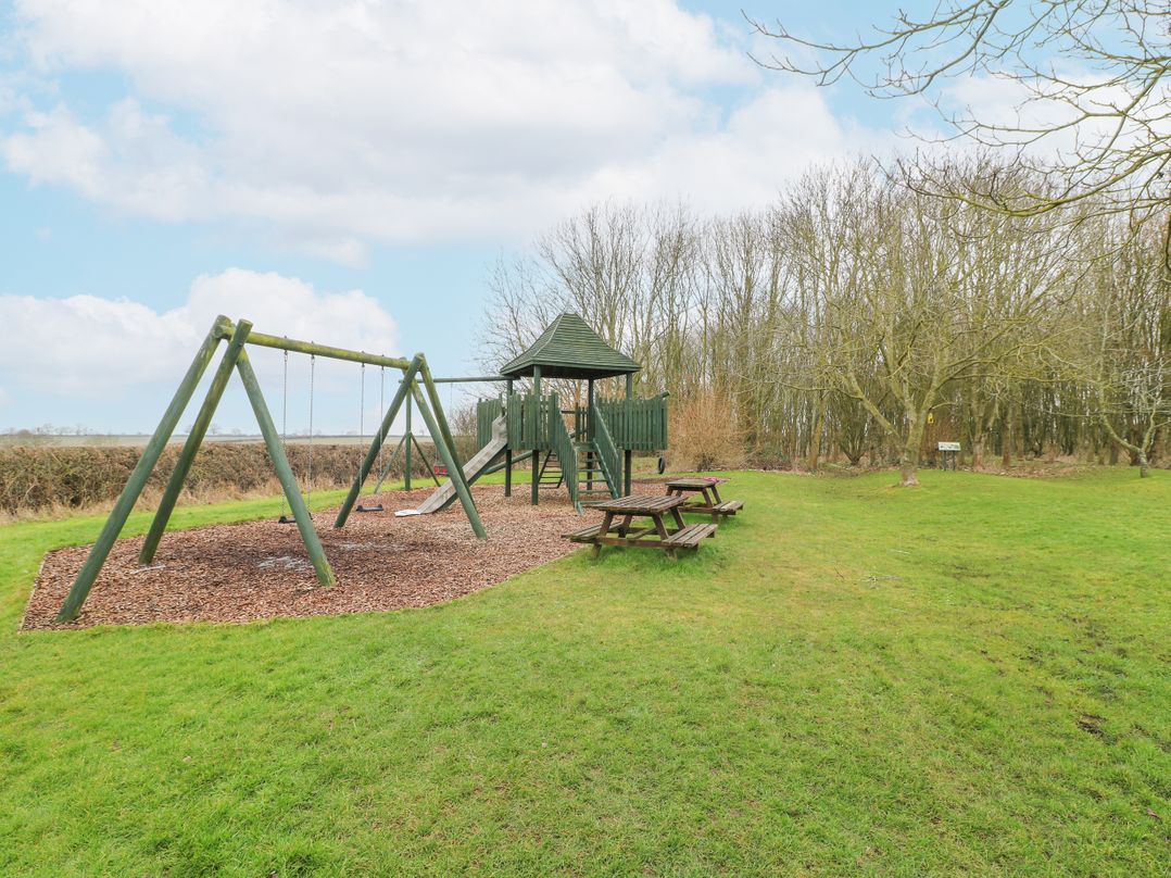 The Oak Room - Windmill Country Retreats