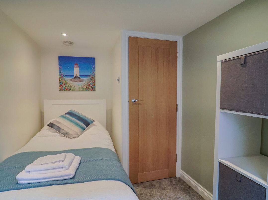 Flat 2 The Cedars