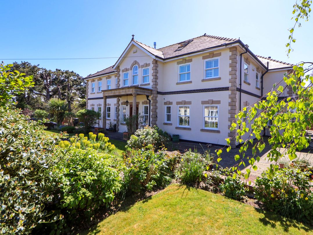 Mount House