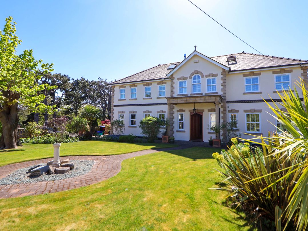 Mount House