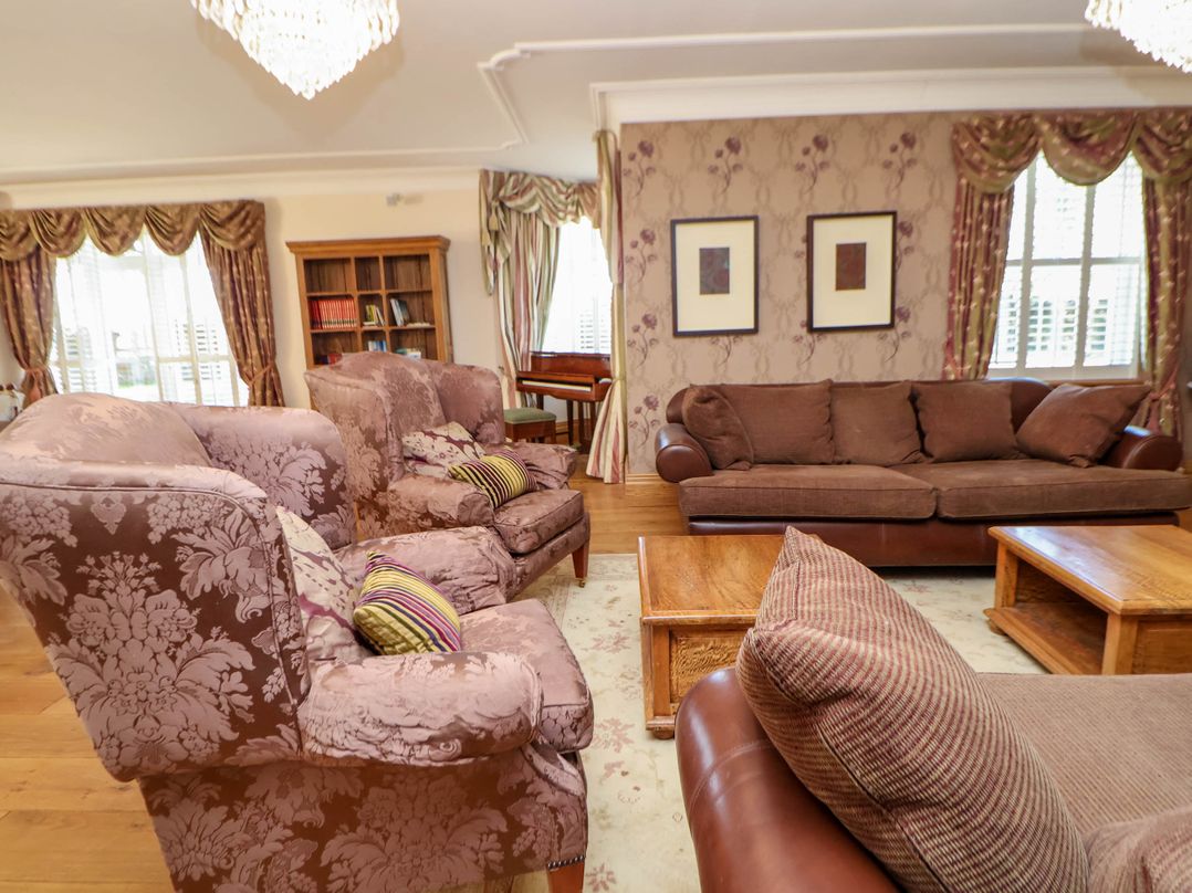 Mount House
