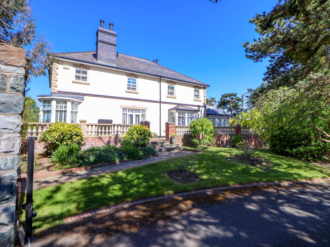 Mount House