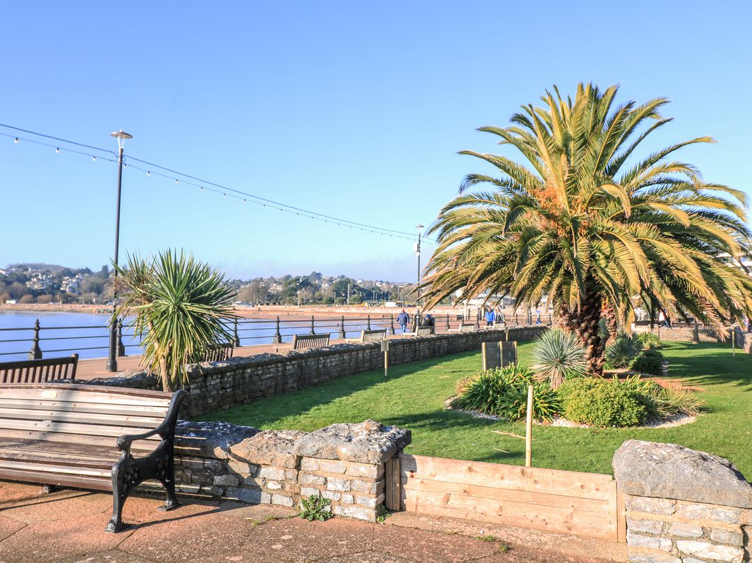 Delmonte Lodge