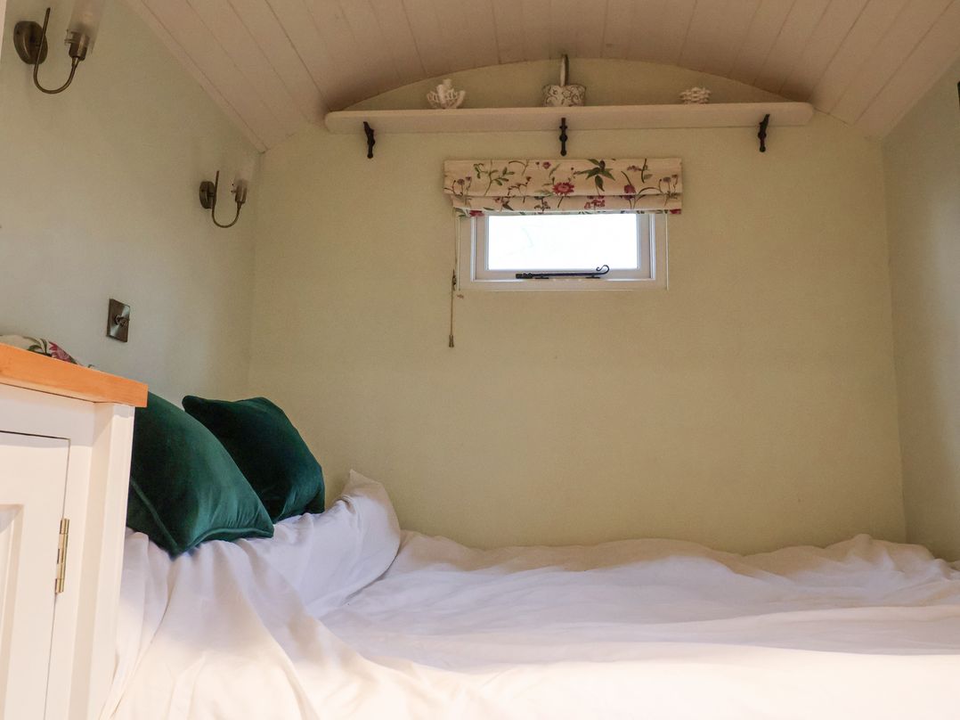 Woodlands Retreat Shepherd's Hut