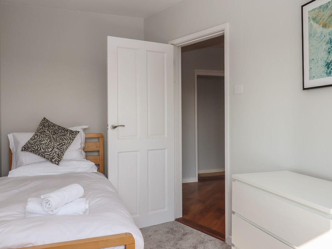 15 Summerland Avenue