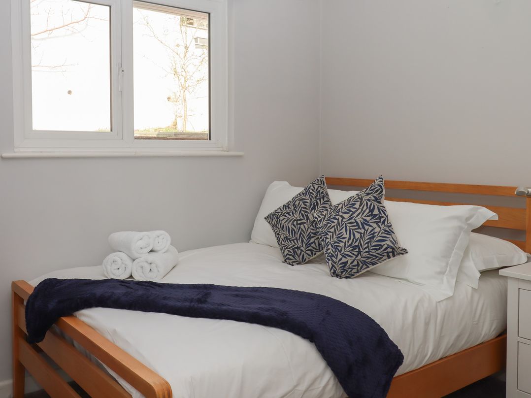 15 Summerland Avenue