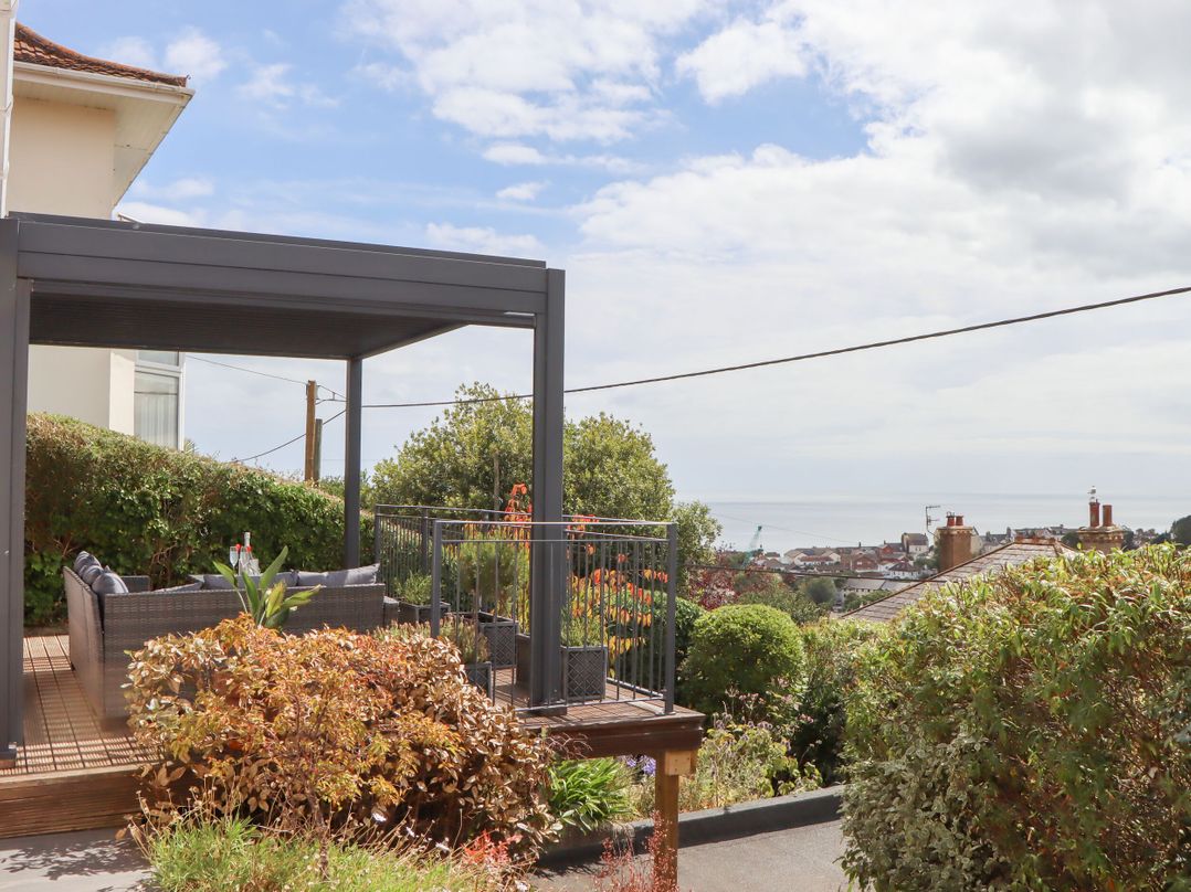 15 Summerland Avenue