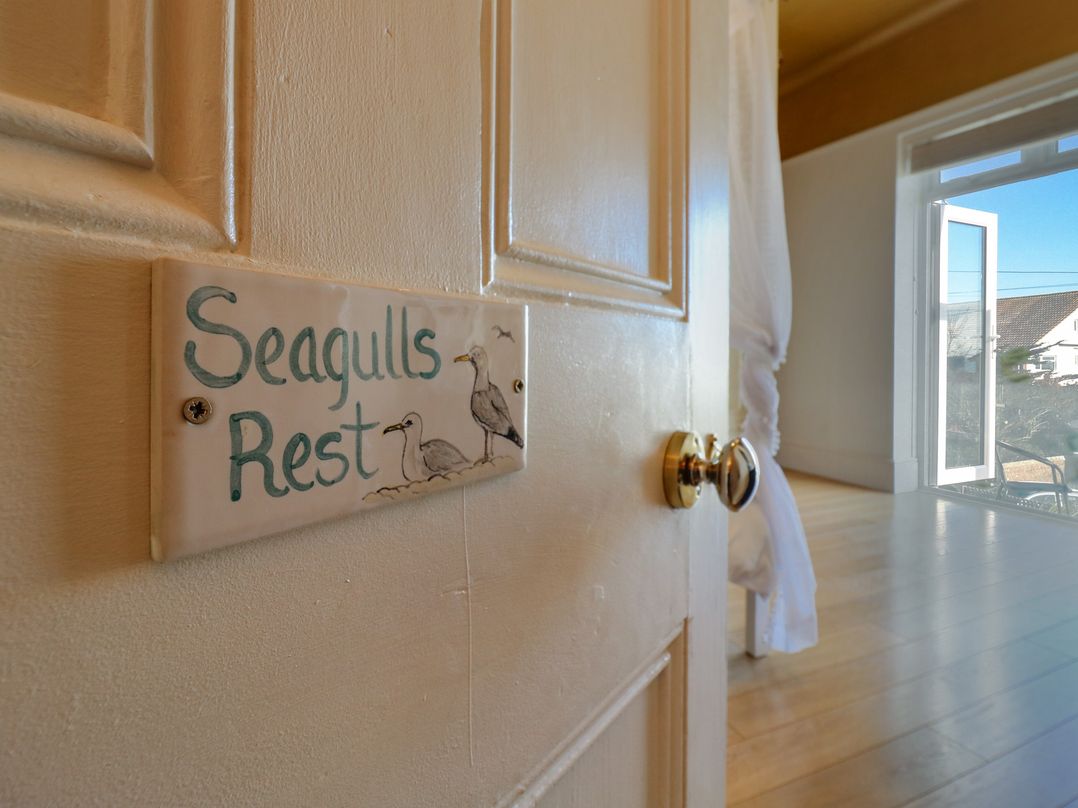 Marine House - Amazing beachside location