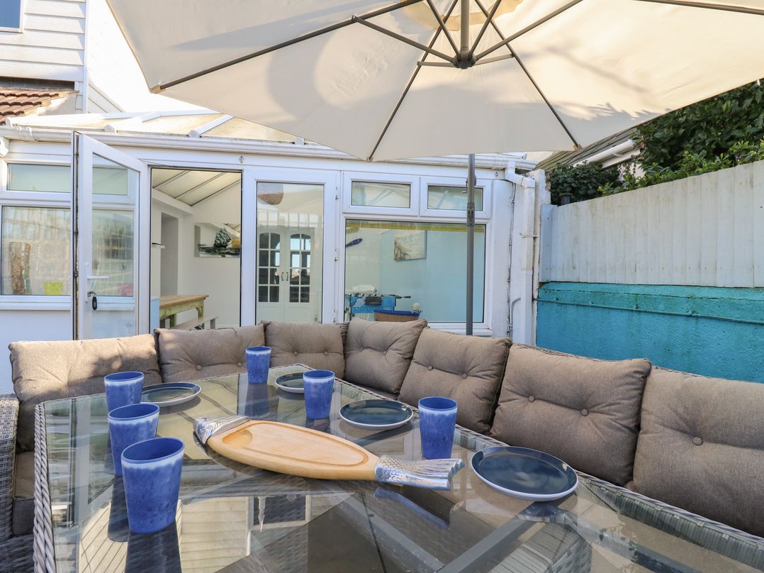 Marine House - Amazing beachside location