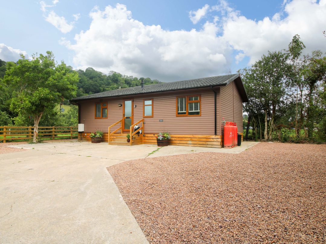 Dunromin, Montgomery - Sleeps 6 guests