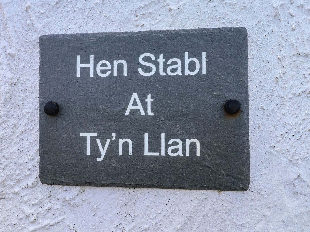 Hen Stabl at Tyn Llan