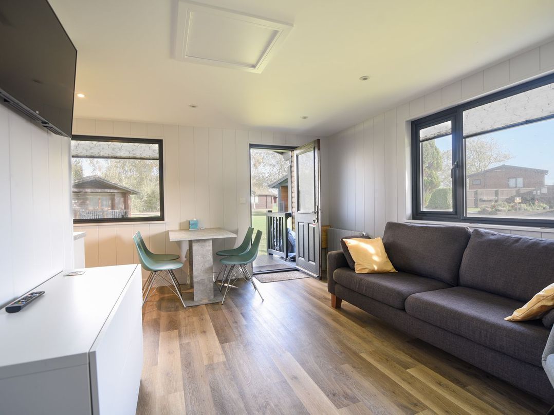 1 Pinewood Retreat