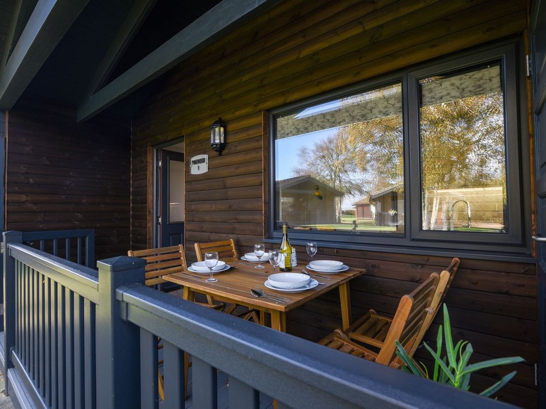 1 Pinewood Retreat