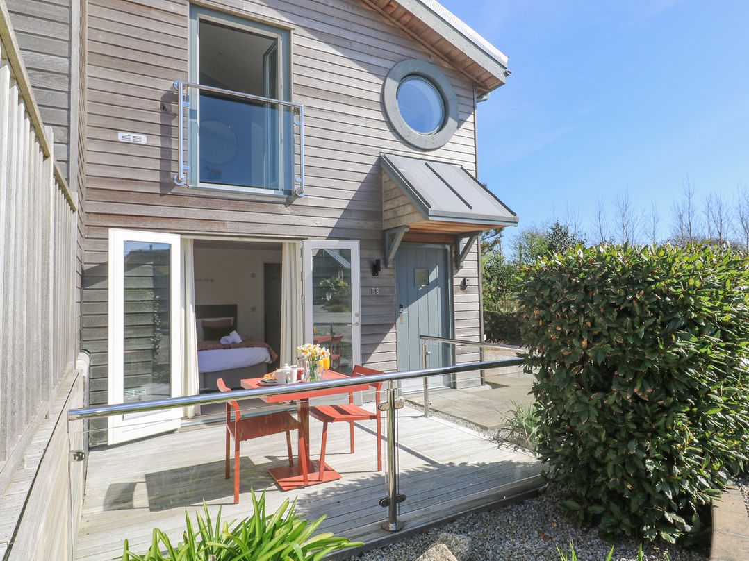 Azure Retreat at Una, Carbis Bay - Sleeps 2 guests