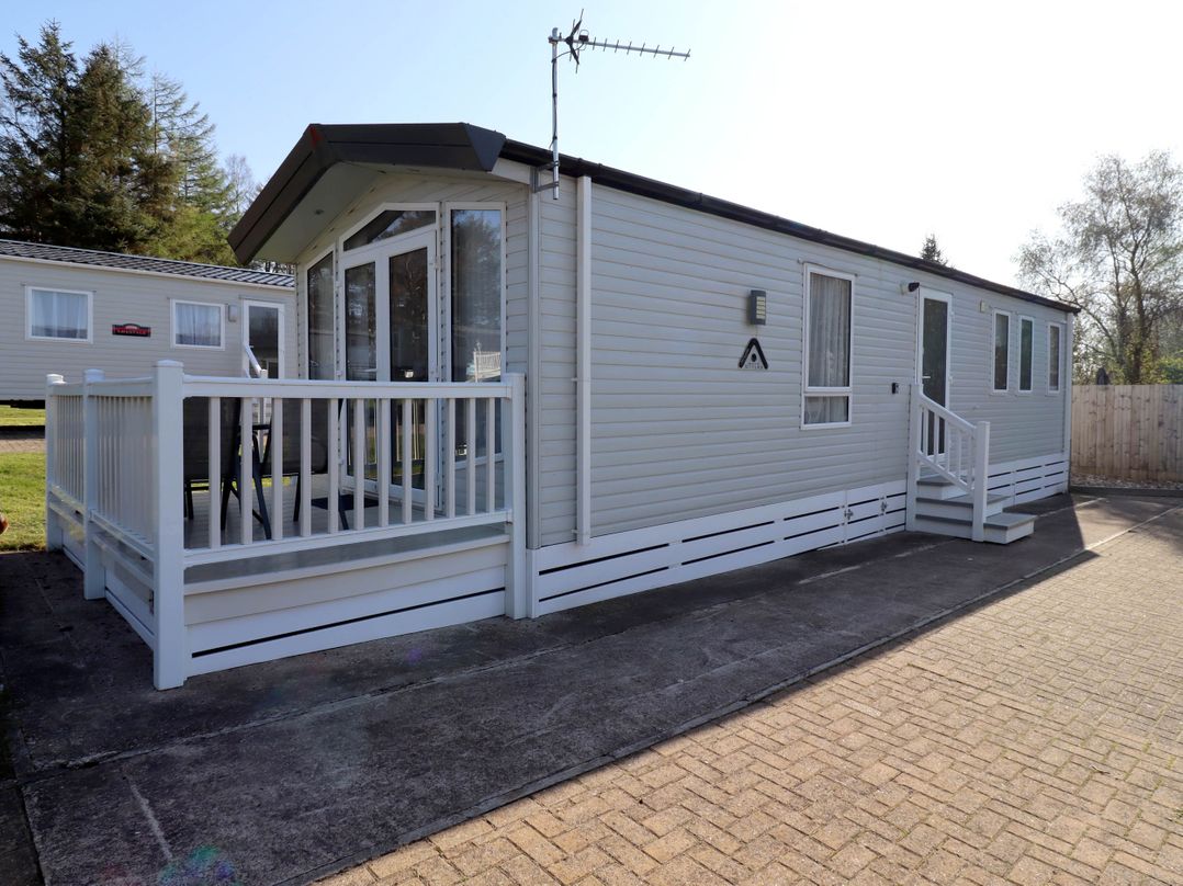 10 Woodlands Way