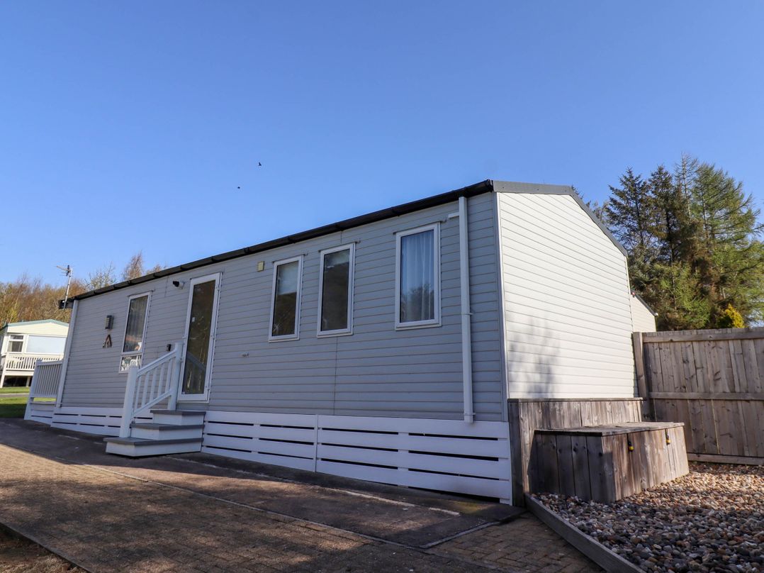 10 Woodlands Way