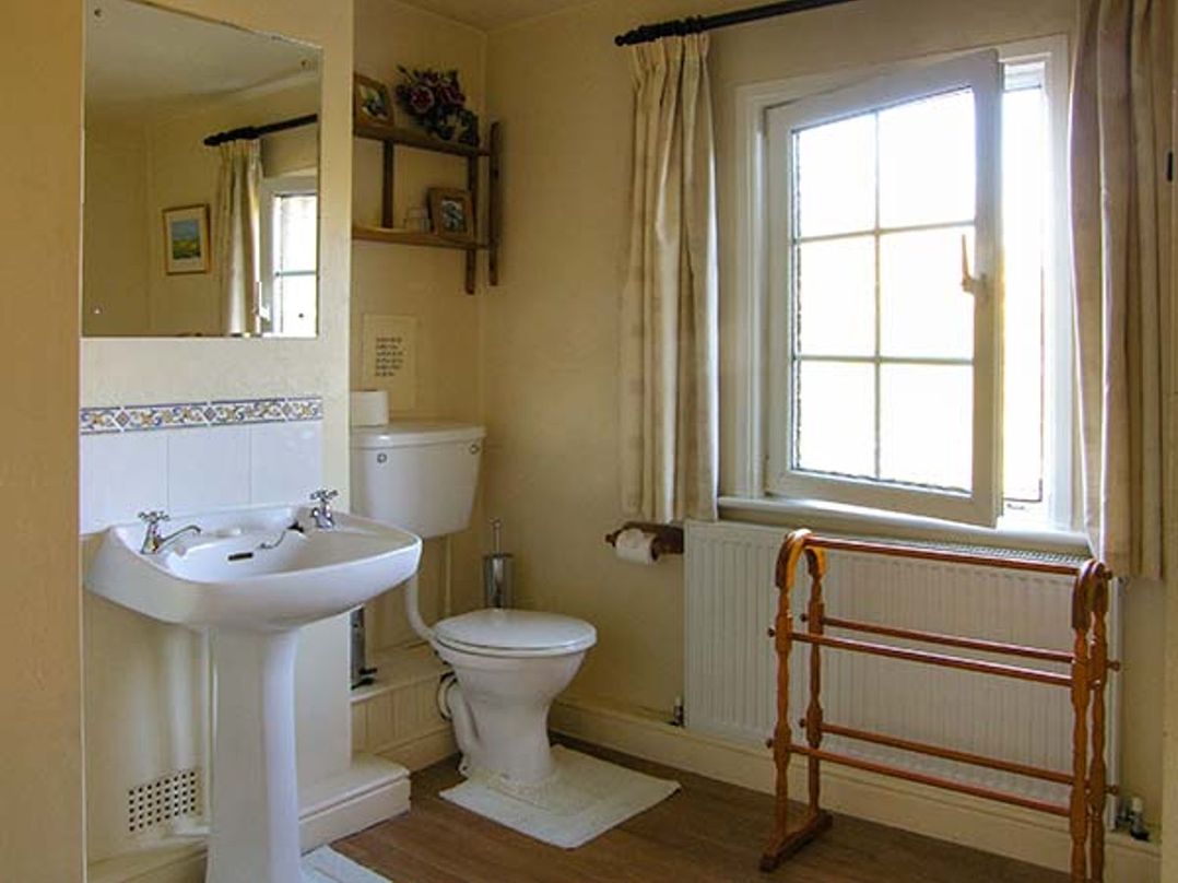 2 Aqueduct Cottages