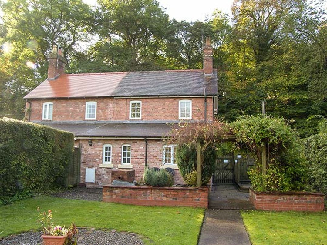 2 Aqueduct Cottages