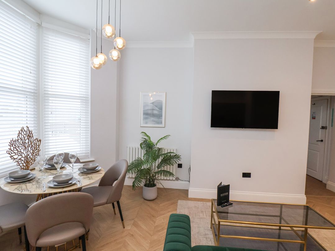 The Salisbury sleeps 4 Classic Apartment