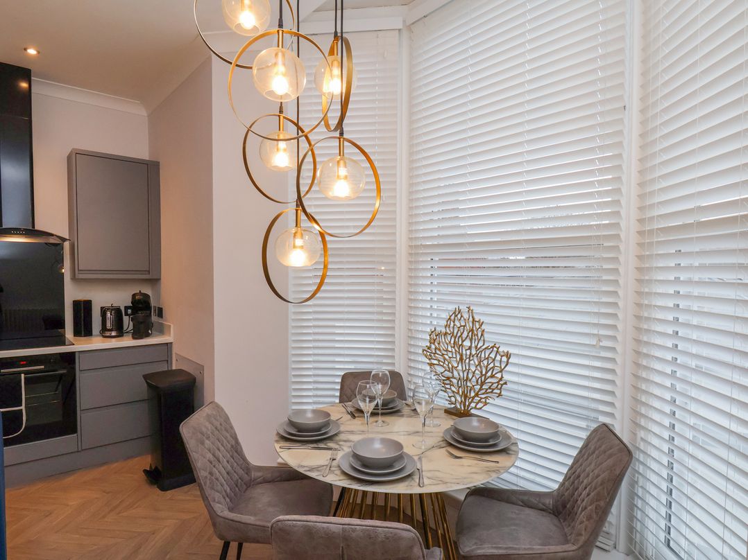 The Salisbury sleeps 4 Classic Apartment
