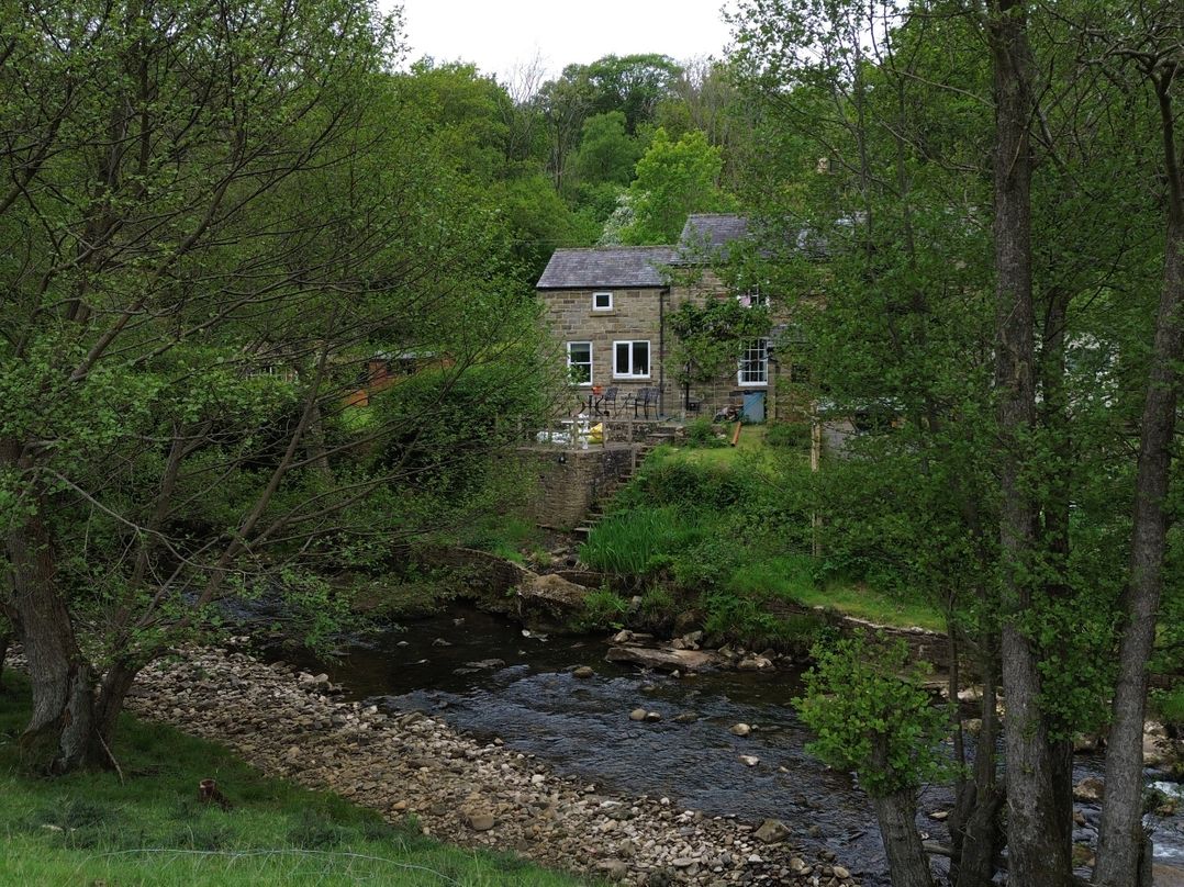 2 Whinstone Cottage